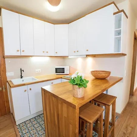 Apartment 3 Bedrooms Center And *